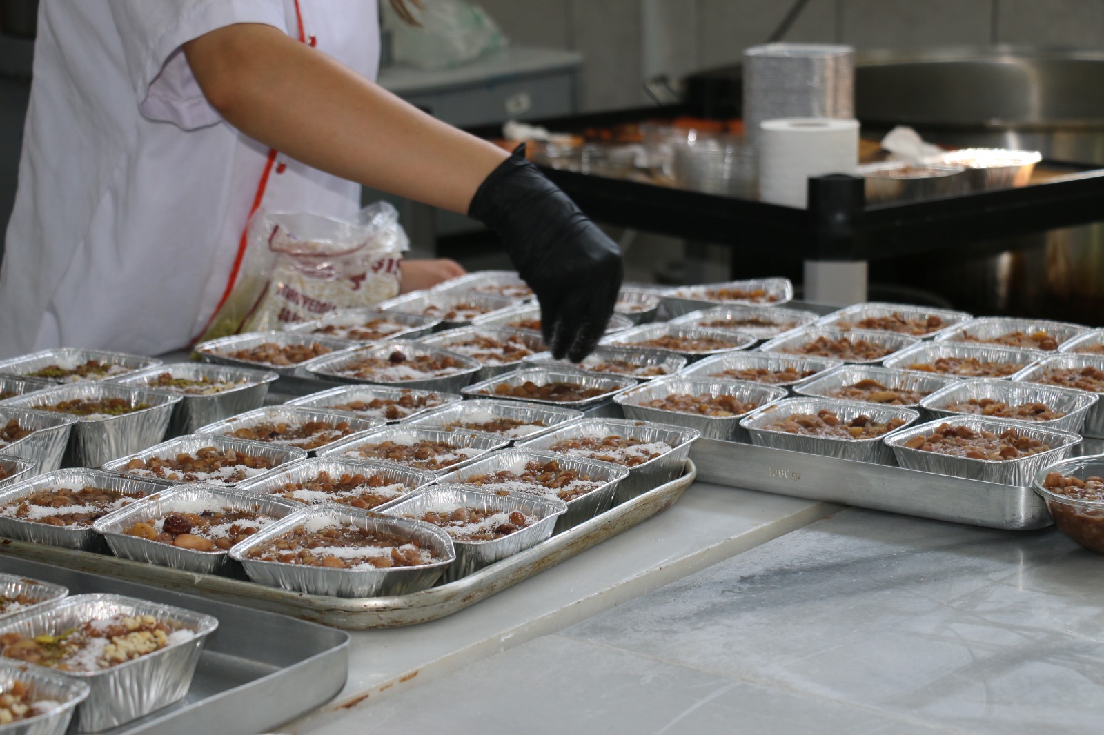 Batman Belediyesi’nden Aşure İkramı