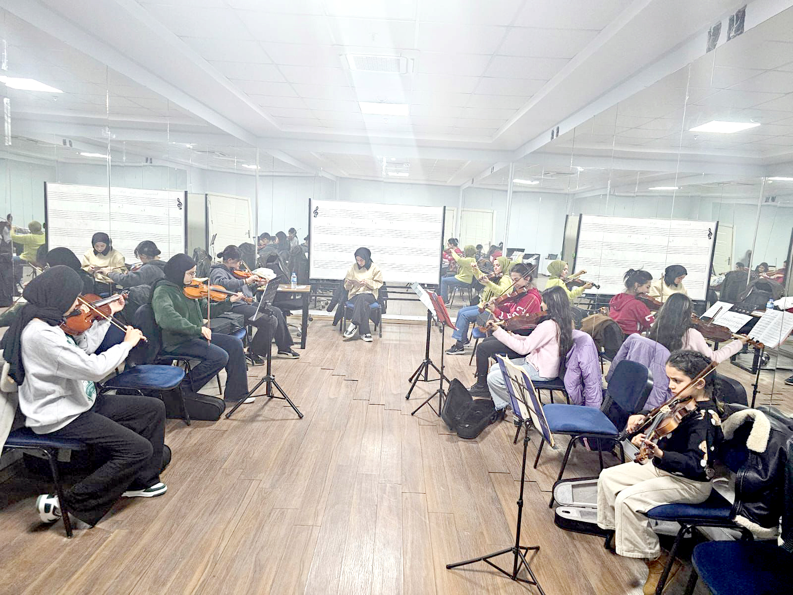 Batman Belediyesi’nden Gençlere Ücretsiz Sanat ve Teknoloji Kursları ‘Telefonu bırak, kursları kap’