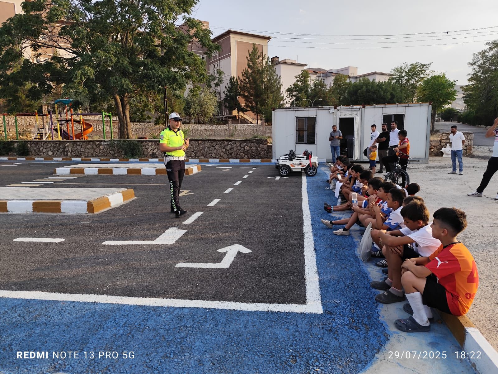 Gercüş’te Yaz Okulu Öğrencilerine Uygulamalı Trafik Eğitimi
