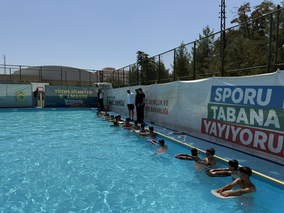 Gercüş’te Yüzme Kursu açılışı gerçekleştirildi