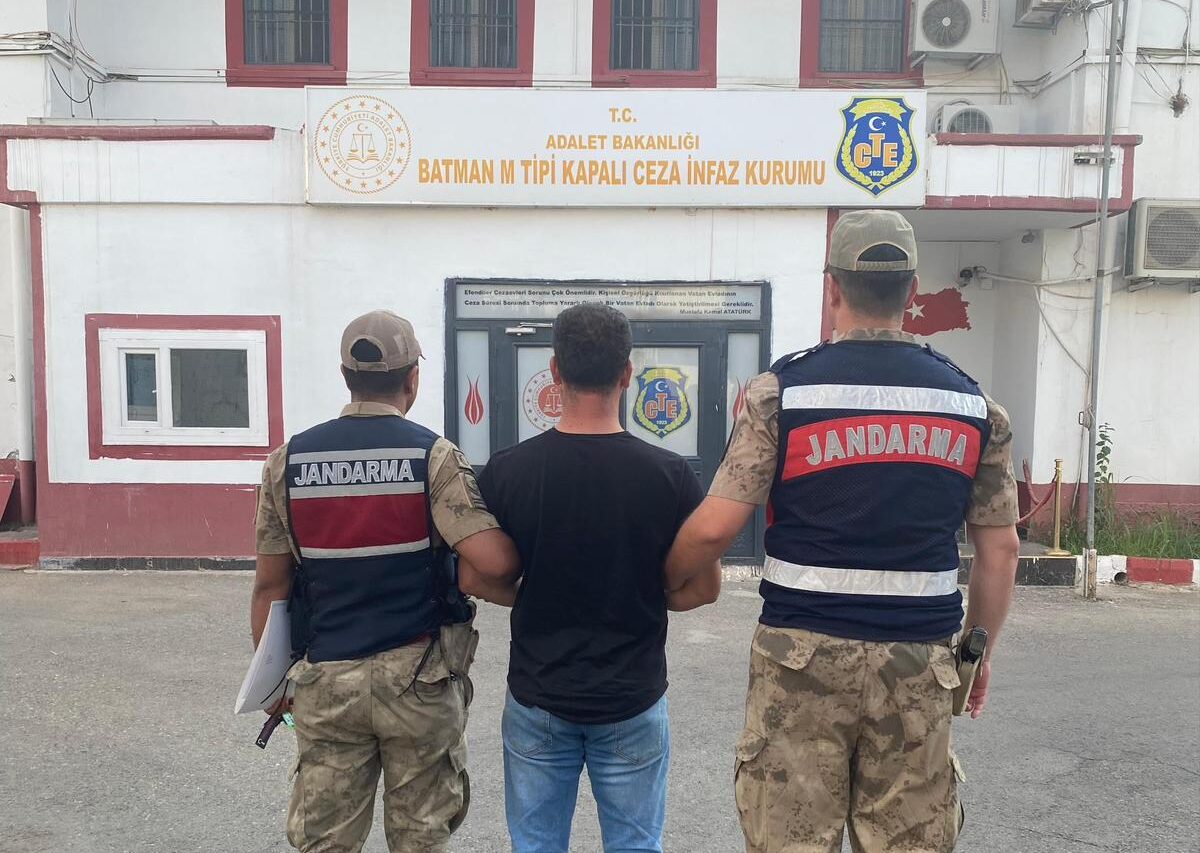 Batman’da Uyuşturucu Suçundan Aranan Hükümlü JASAT Tarafından Yakalandı