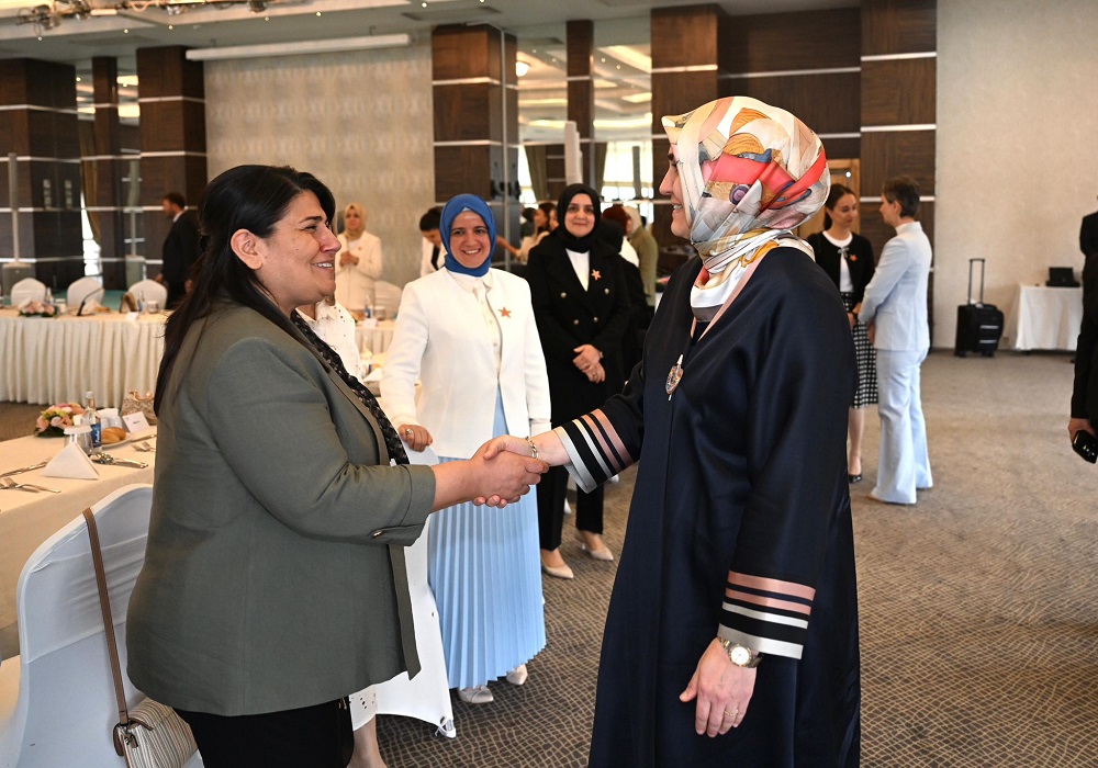 Bayan Canalp ‘Koruyucu Aile Günü’ programına katıldı