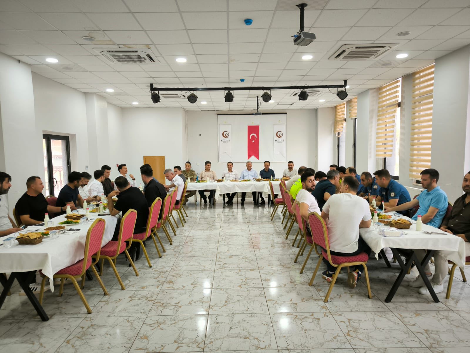 Kozluk Kaymakamı Böçkün’den Emniyet Teşkilatına veda yemeği