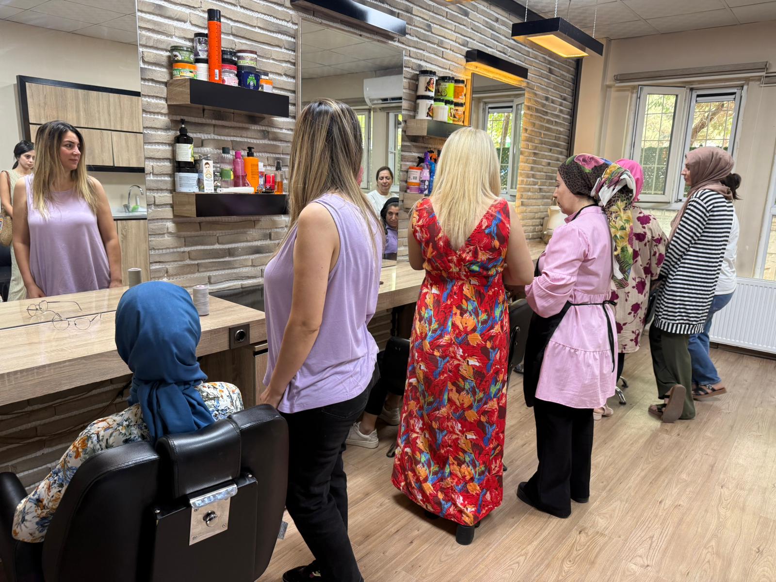 Kuaförlük Kursiyerlerinden Moral Desteği