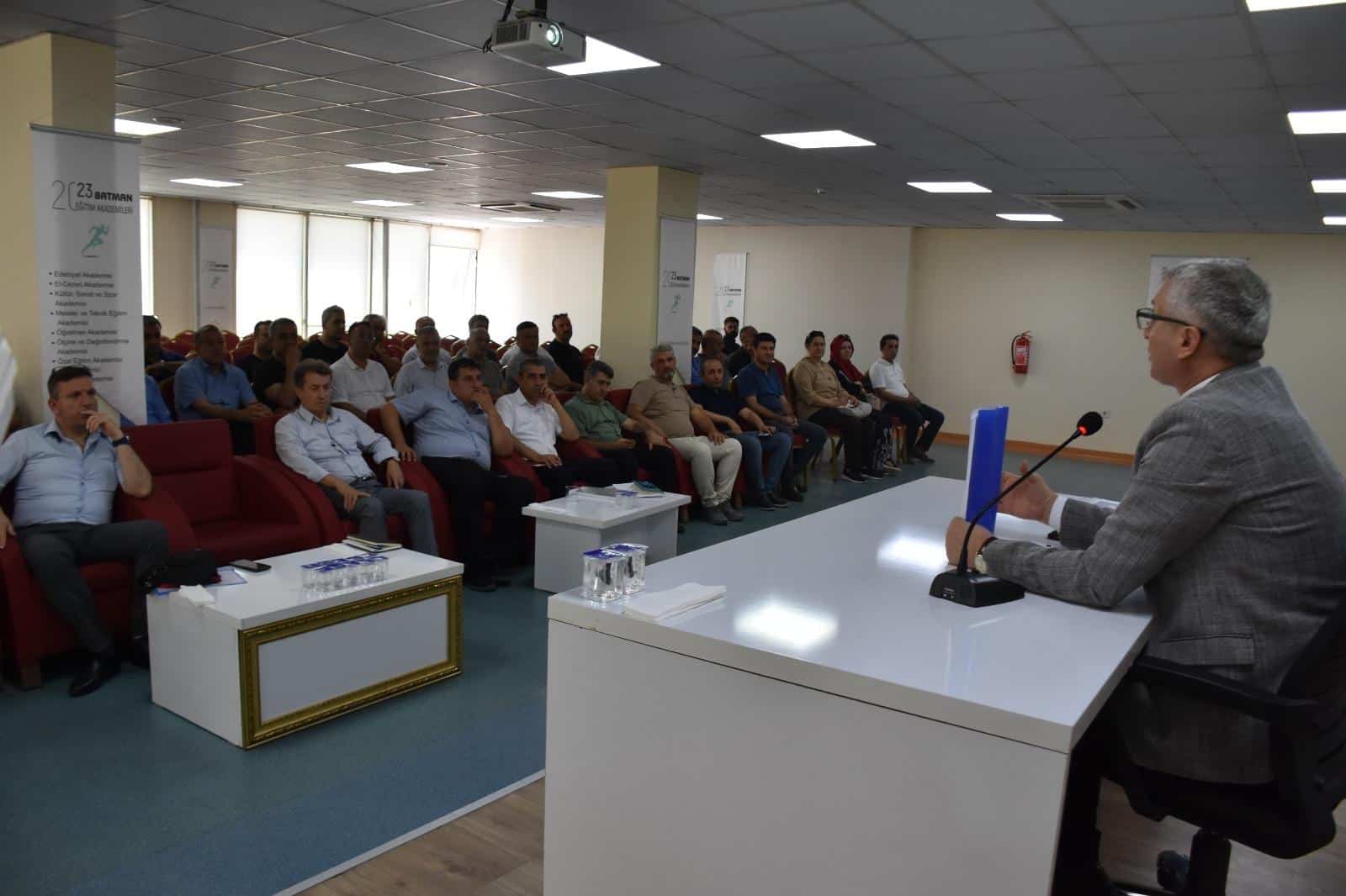 Merkez Okul Müdürleri değerlendirme toplantısı yapıldı