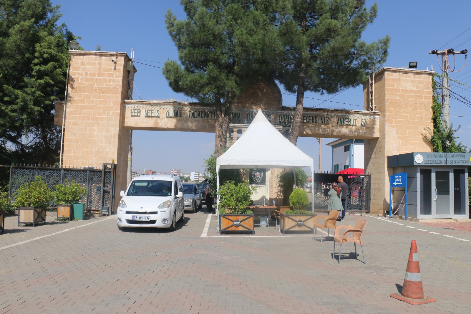 Batman’da Mezarlık Hizmetleri Aralıksız Sürüyor