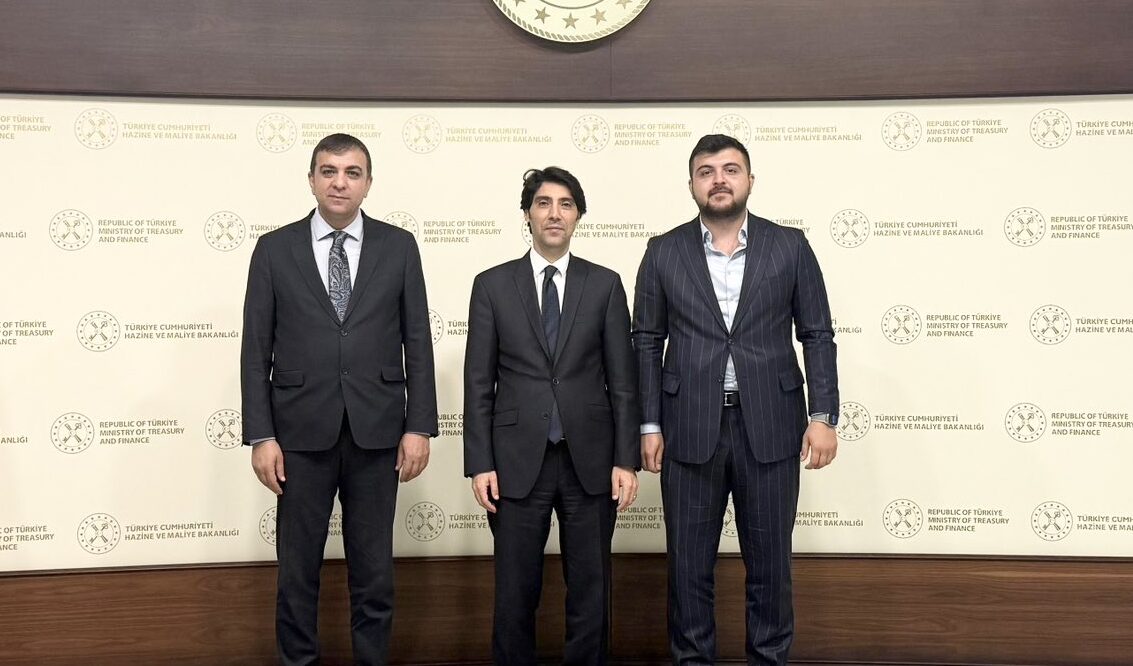 AK Parti MKYK Üyesi Murat Çiçek’ten Bakan Yardımcısı Zekeriya Kaya’ya Ziyaret