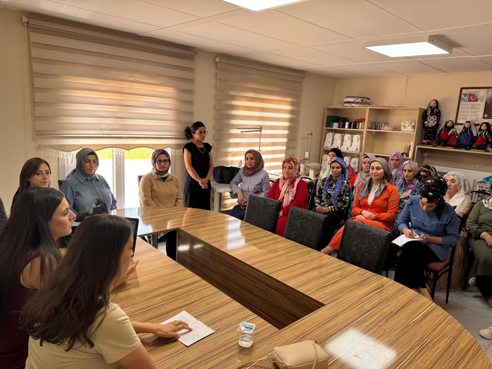 ‘Öğrenen Mahalleler, Bilinçli Aileler’ projesi devam ediyor