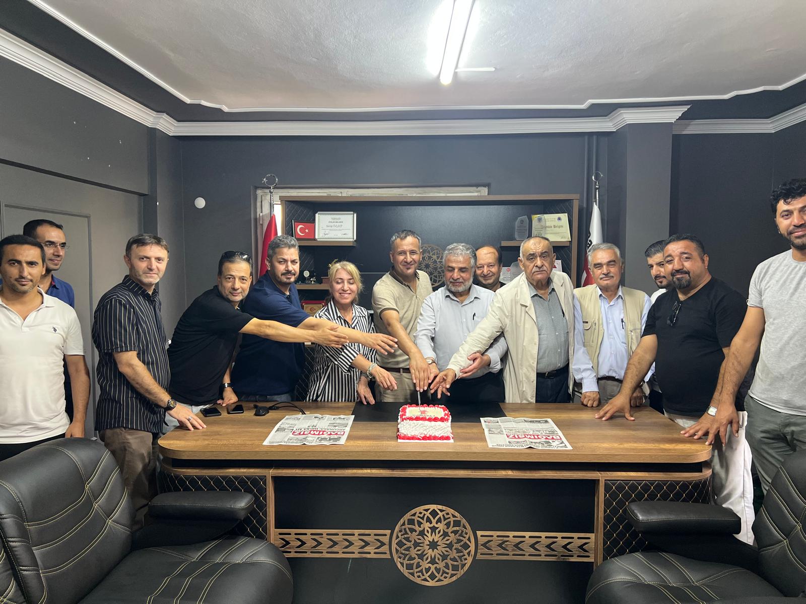 Batman Bağımsız Gazetesi 1. Yaşını pasta keserek kutladı