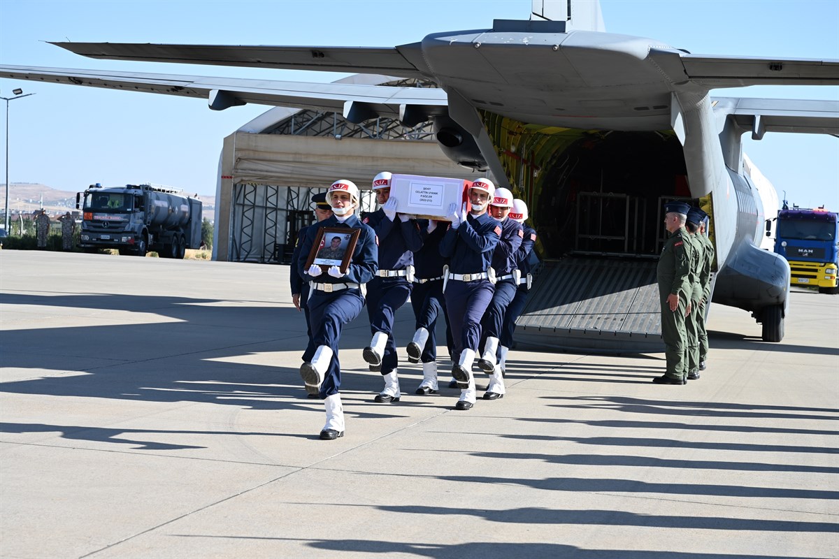 Şehitlerimiz Gözyaşlarıyla Memleketlerine Uğurlandı
