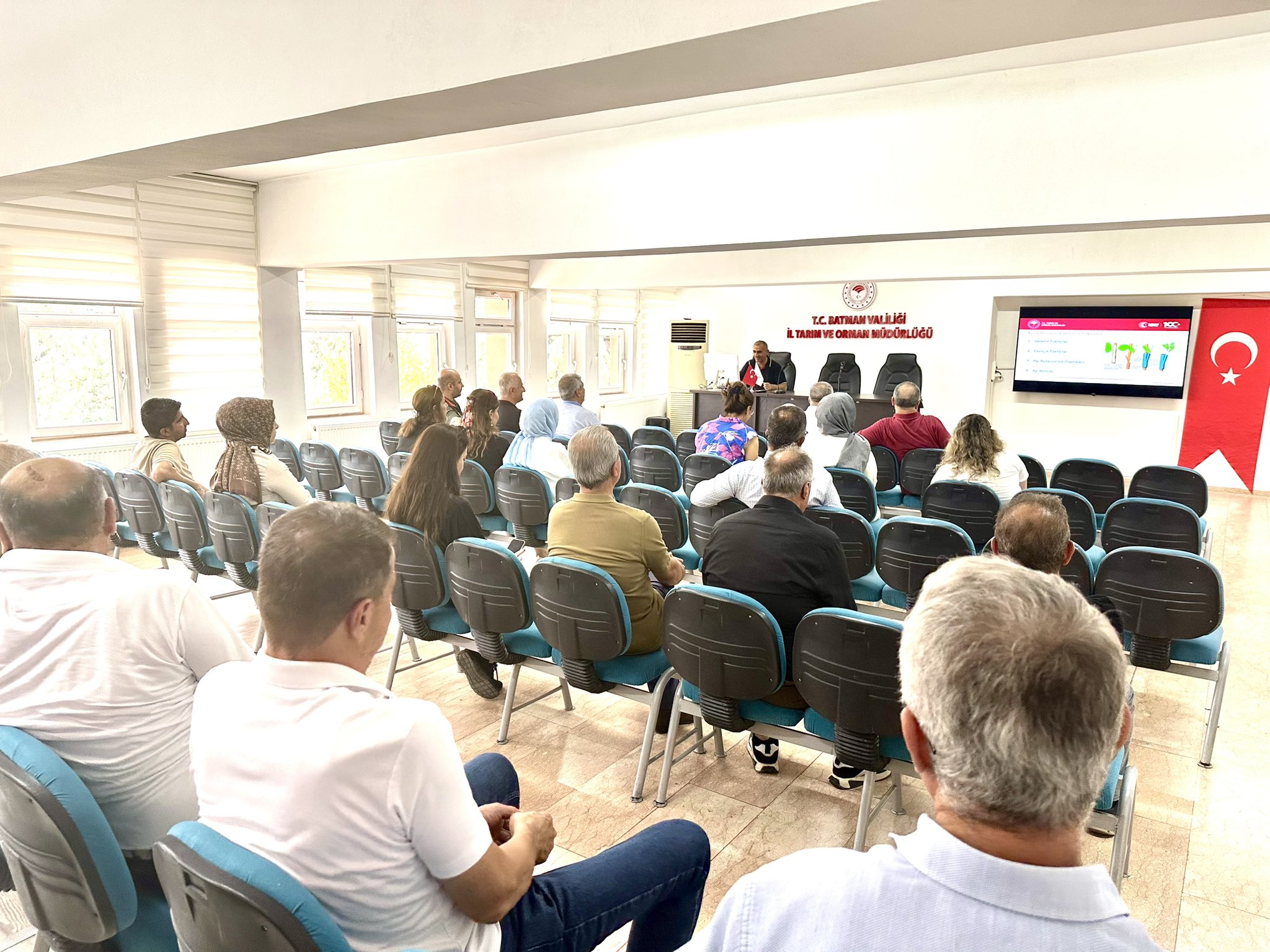 Tarım Danışmanlarına Aşılama Teknikleri Eğitimi Verildi