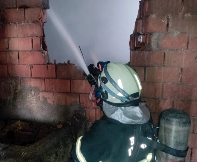 Evde Çıkan Yangın Korkuttu