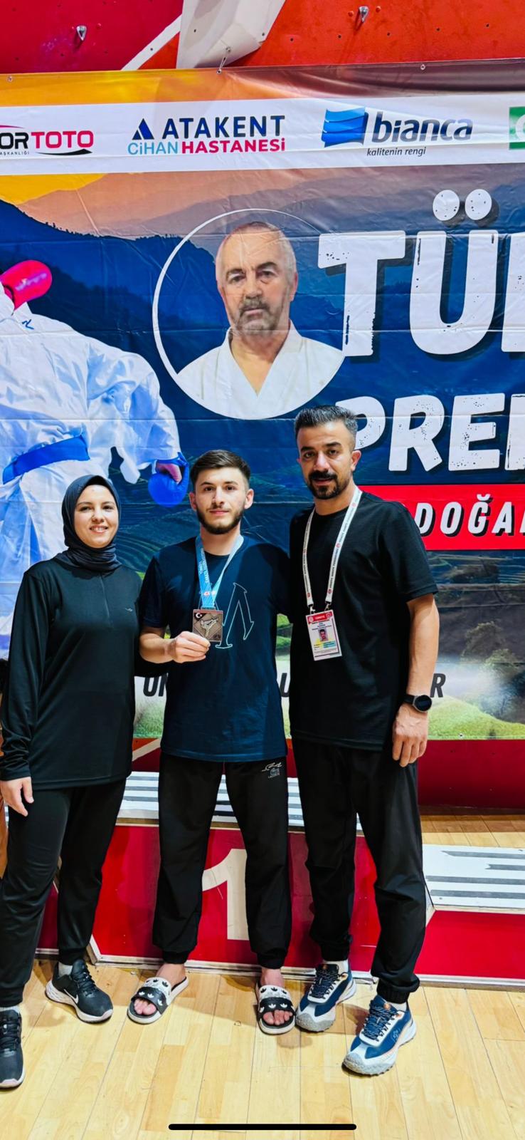 Yusuf Gültekin Karate’de Türkiye 2. cisi oldu