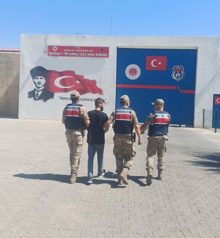 17 Yıl Hapis Cezası Bulunan Firari, Jandarmadan Kaçamadı