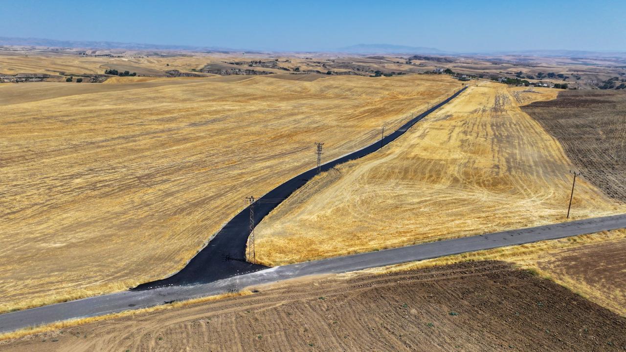 Kozluk Uzunçayır Seyhan Mezrası’na 1 Kilometrelik Yeni Asfalt Konforu