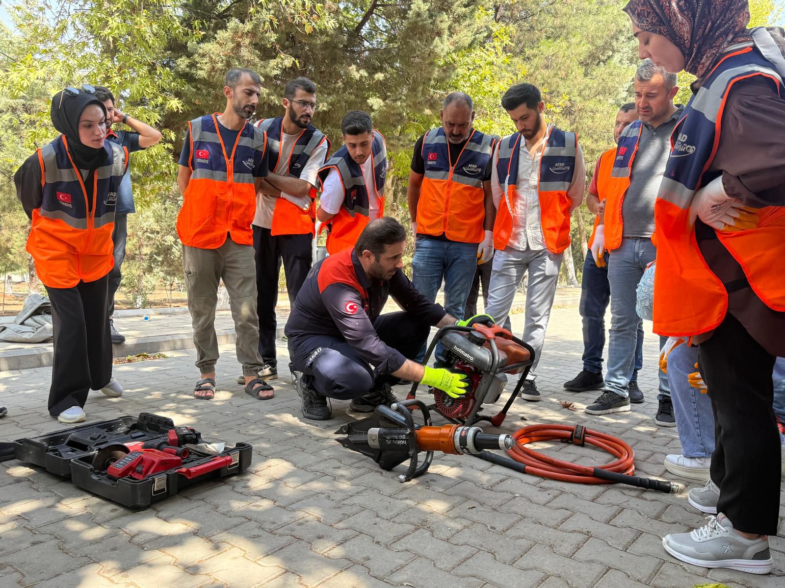 AFAD Gönüllülerine Uygulamalı Saha Eğitimi