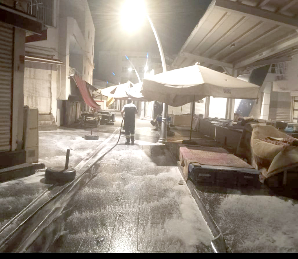 Alo Tevşo Pazarı yıkanıp dezenfekte edildi