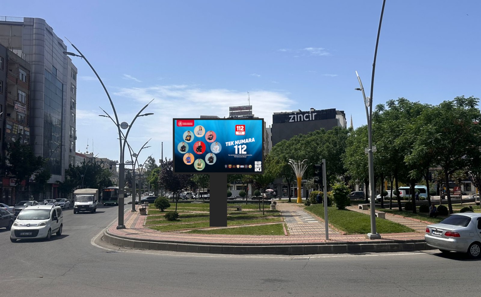 4 farklı noktaya dijital totem