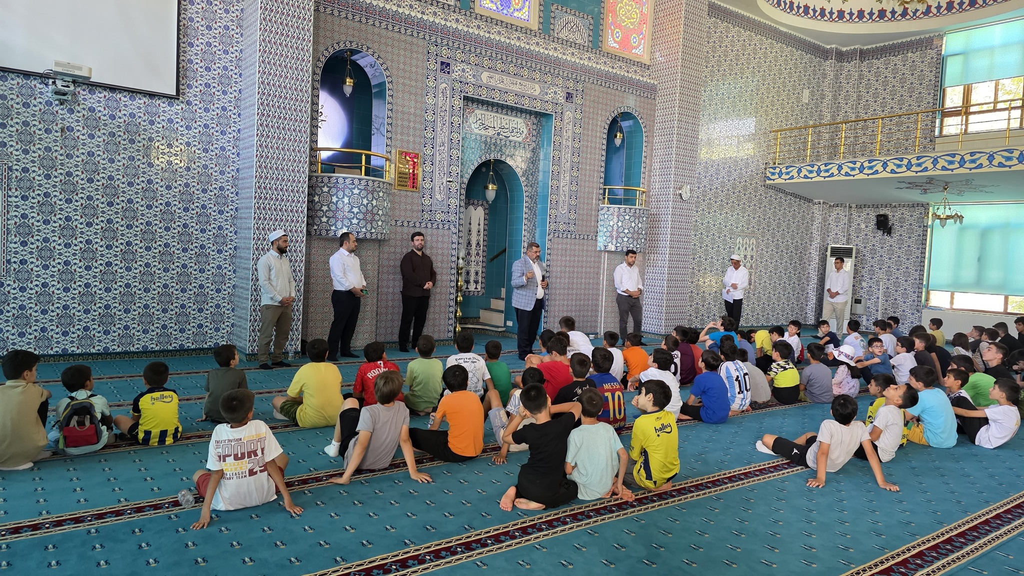 Hüsnü Genç Camisi’nde “Gençler Efendimizin İzinde” Yarışma Heyecanı