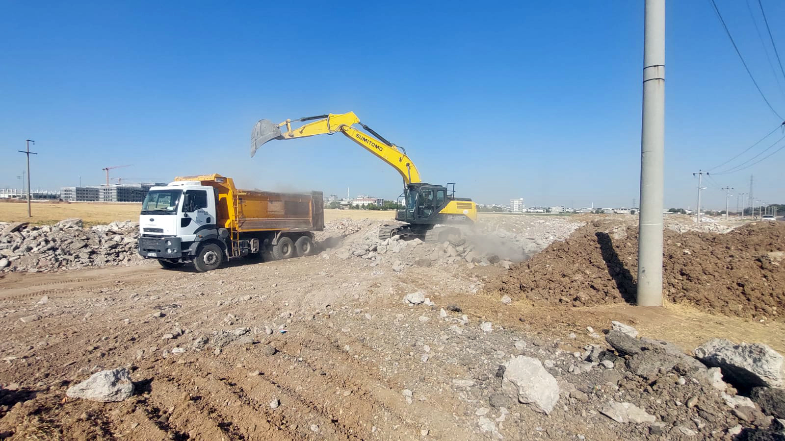 Fen İşleri Ekipleri Batman’da Yoğun Mesai Harcıyor