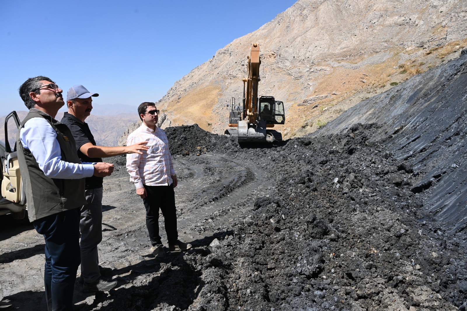 Vali Canalp ve Nasıroğlu, Mereto Yolunda incelemelerde bulundu