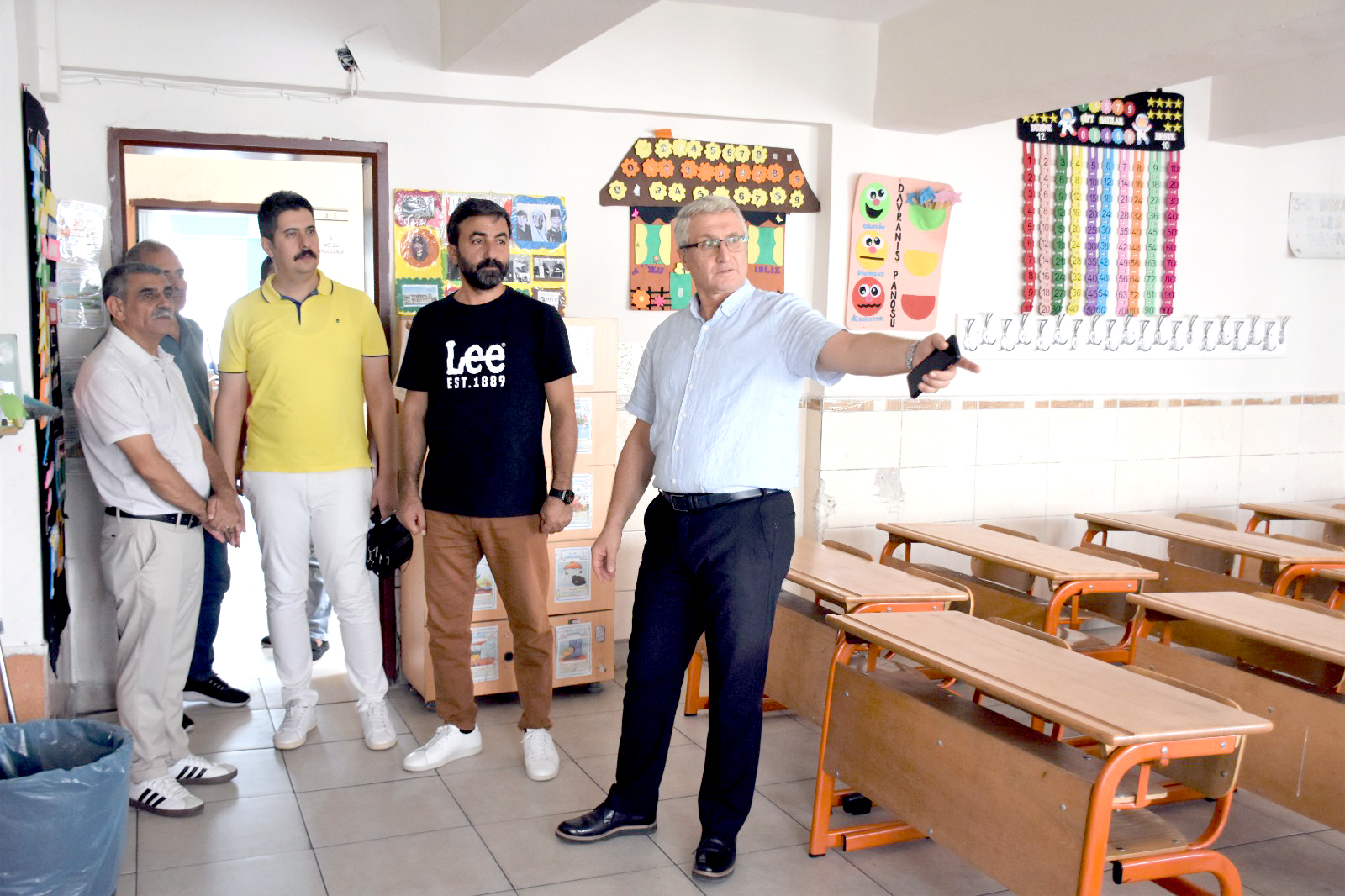 Bakım ve Onarımı devam eden okullarda incelemelerde bulundu