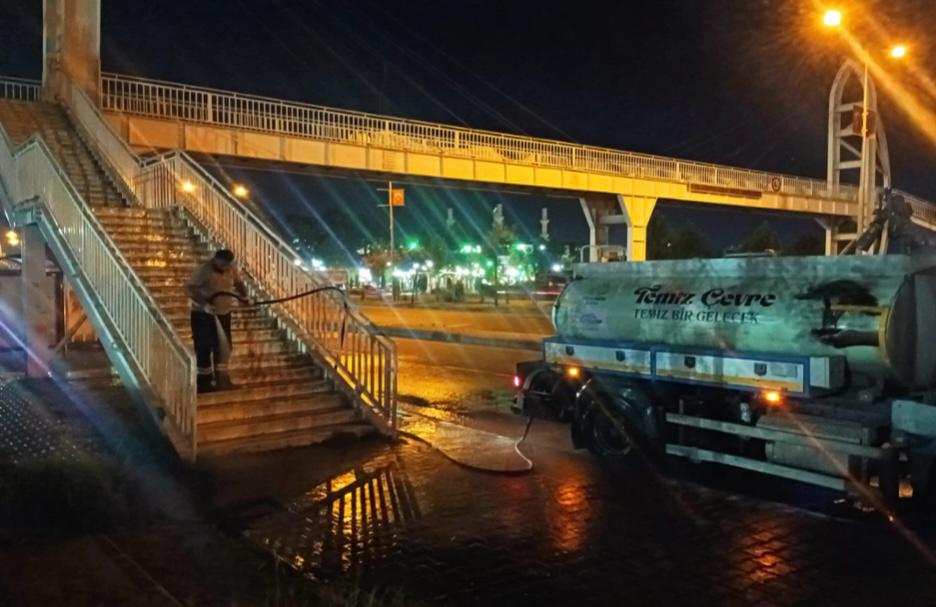 Üst Geçitlerde Temizlik ve Dezenfeksiyon Çalışması