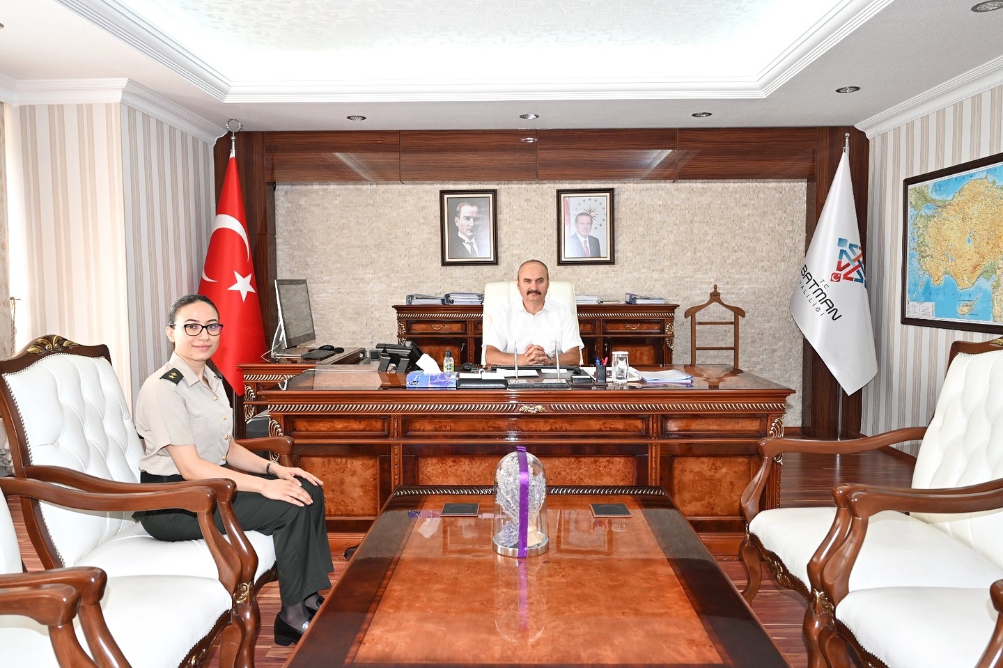 Vali Canalp Üsteğmen Ürkmez’e kabul etti