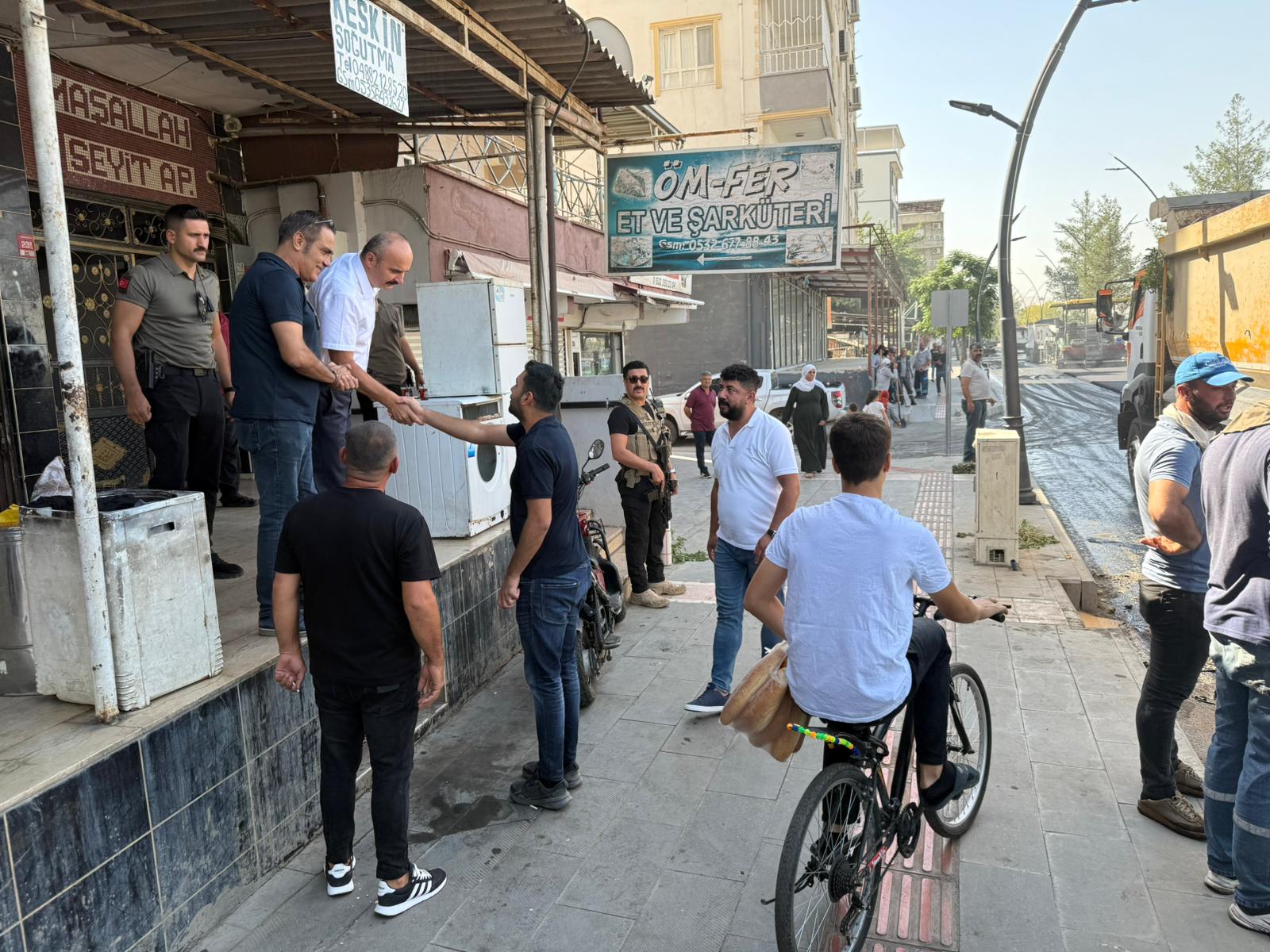 Vali Canalp’ten Esnafa Sürpriz Ziyaret