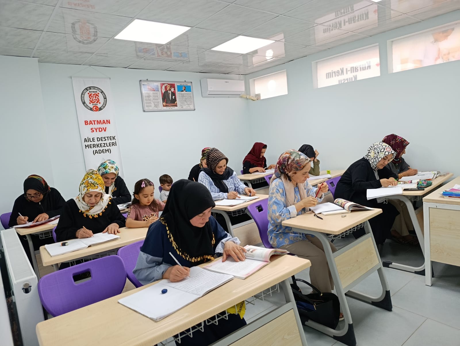 Okuma Yazma Kursu ile Yeni Bir Hayata Adım Atıyorlar