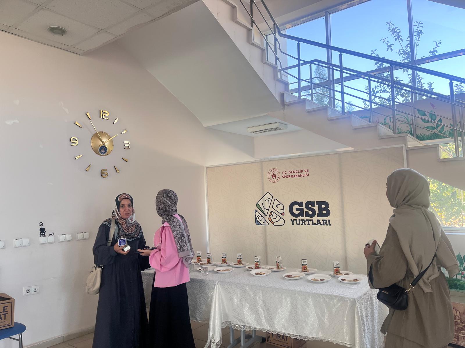 Öğrencilere İkramlı Karşılama