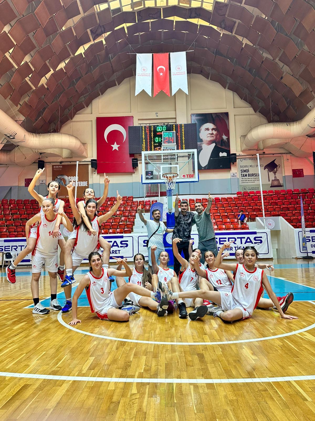 Batmanlı Kız Sporcular Türkiye Finallerinde İlk 8’e Girdi