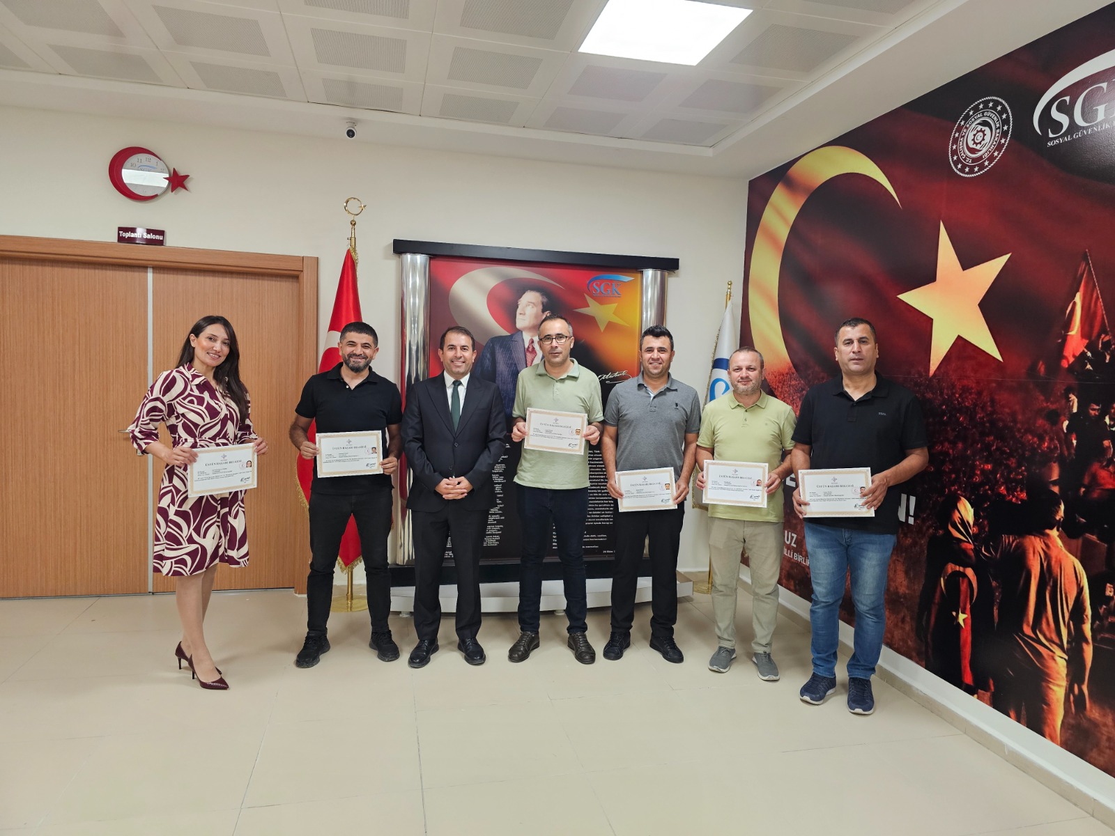 Batman SGK Personeline Üstün Başarı Belgesi Verildi