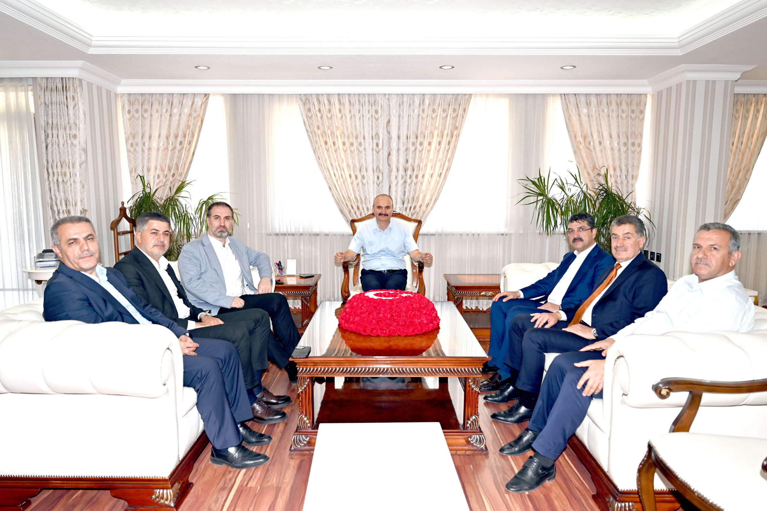 AK Parti Heyetinden Vali Canalp’a ziyaret