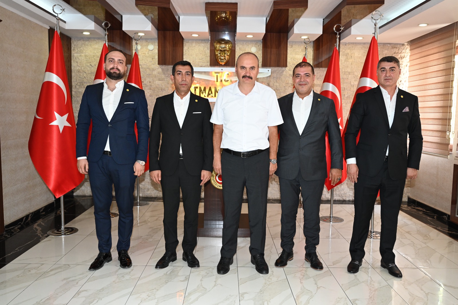 Anavatan Partisi Genel Merkez Yürütme Kurulu Üyesi Tüzün Vali Canalp’i ziyaret etti