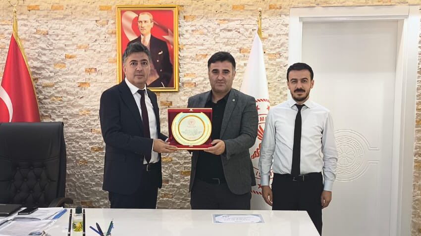 Gercüş Devlet Hastanesi Başhekimi Işık’a Teşekkür Belgesi