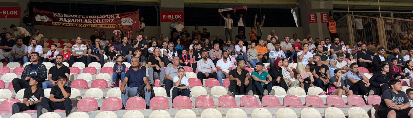 Belediye Personelinden Petrolspor’a Moral Desteği
