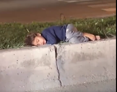 Batman’da Sokakta Uyuyan Çocuk Devlet Korumasına Alındı