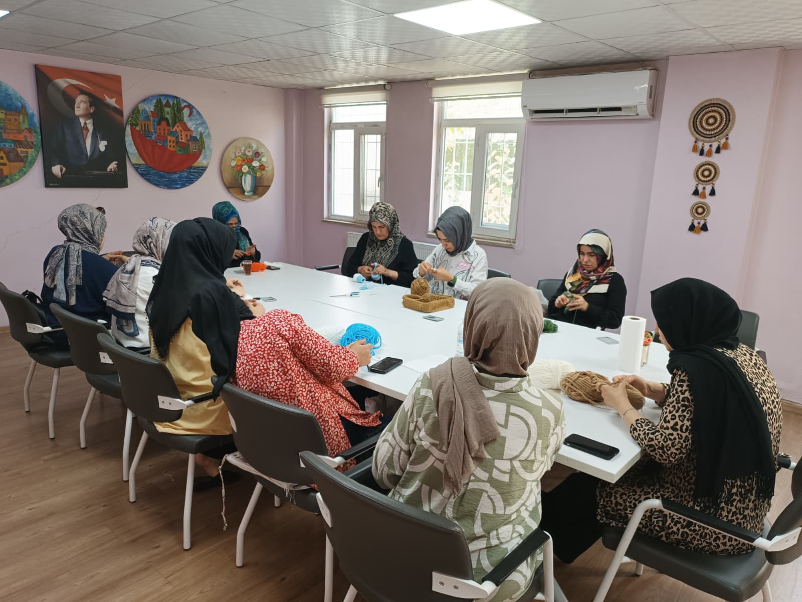 Şafak Aile Destek Merkezi’nde El Sanatları Kursuna Yoğun İlgi