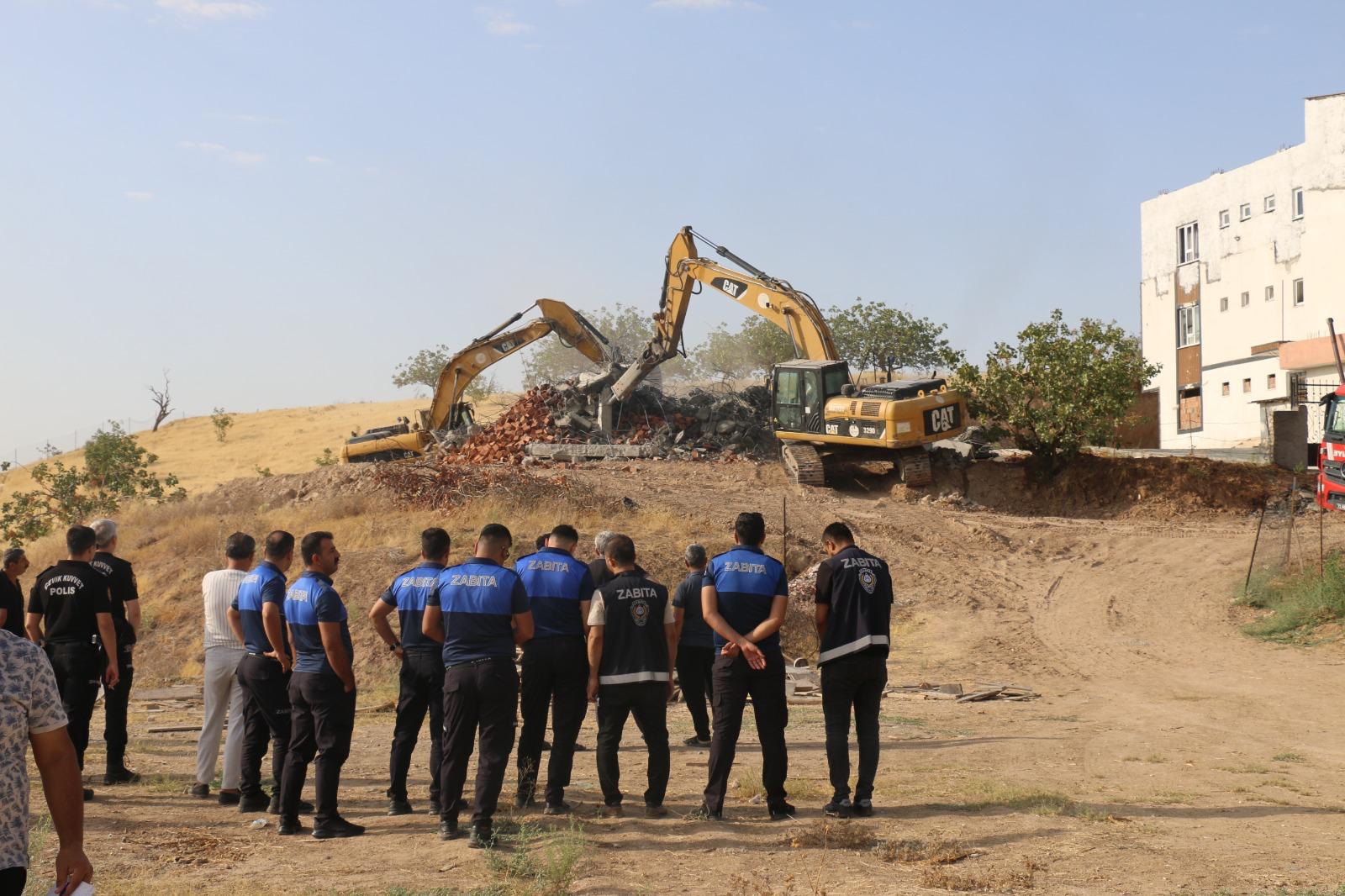 Batman Belediyesi Kaçak Yapılara Karşı Mücadeleyi Sürdürüyor