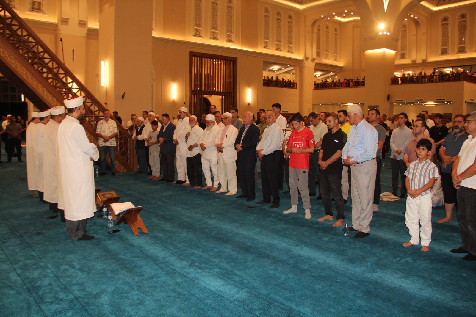 Necat Nasıroğlu Külliyesi’nde Kandil Programı Düzenlendi