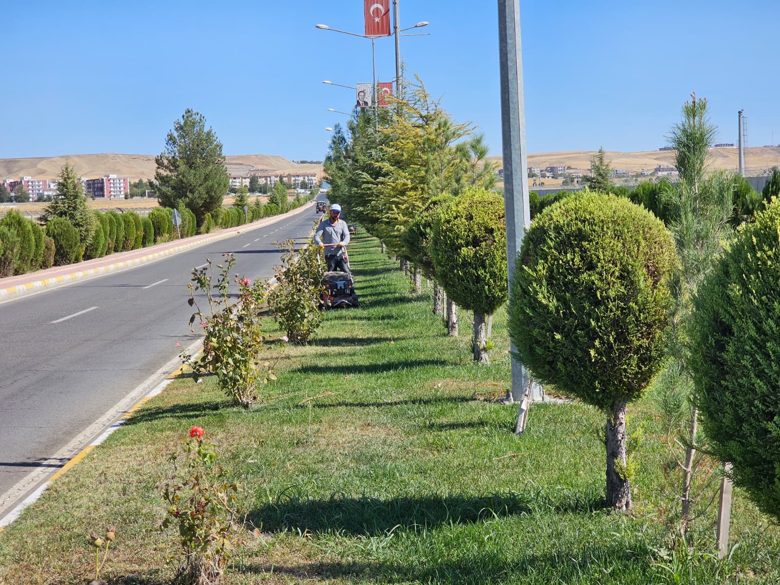 Parklar bakımdan geçiyor