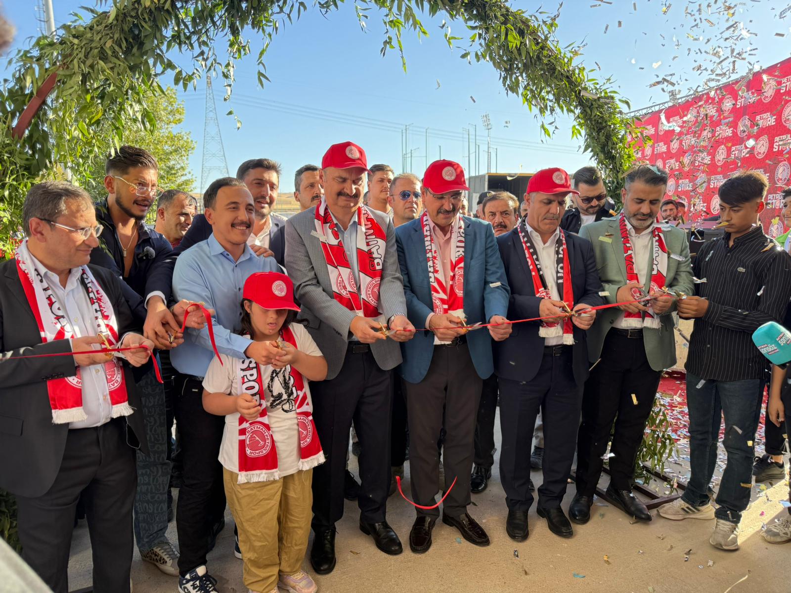 Batman Petrolspor’un Yeni Mağazası PetrolStore Açıldı