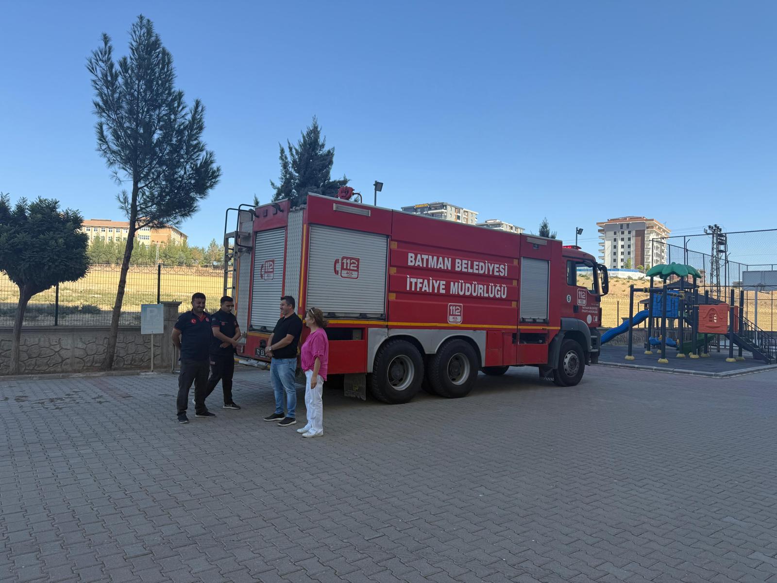 Süveybe Ana Kız Yurdu’nda Bahçe Temizliği Yapıldı