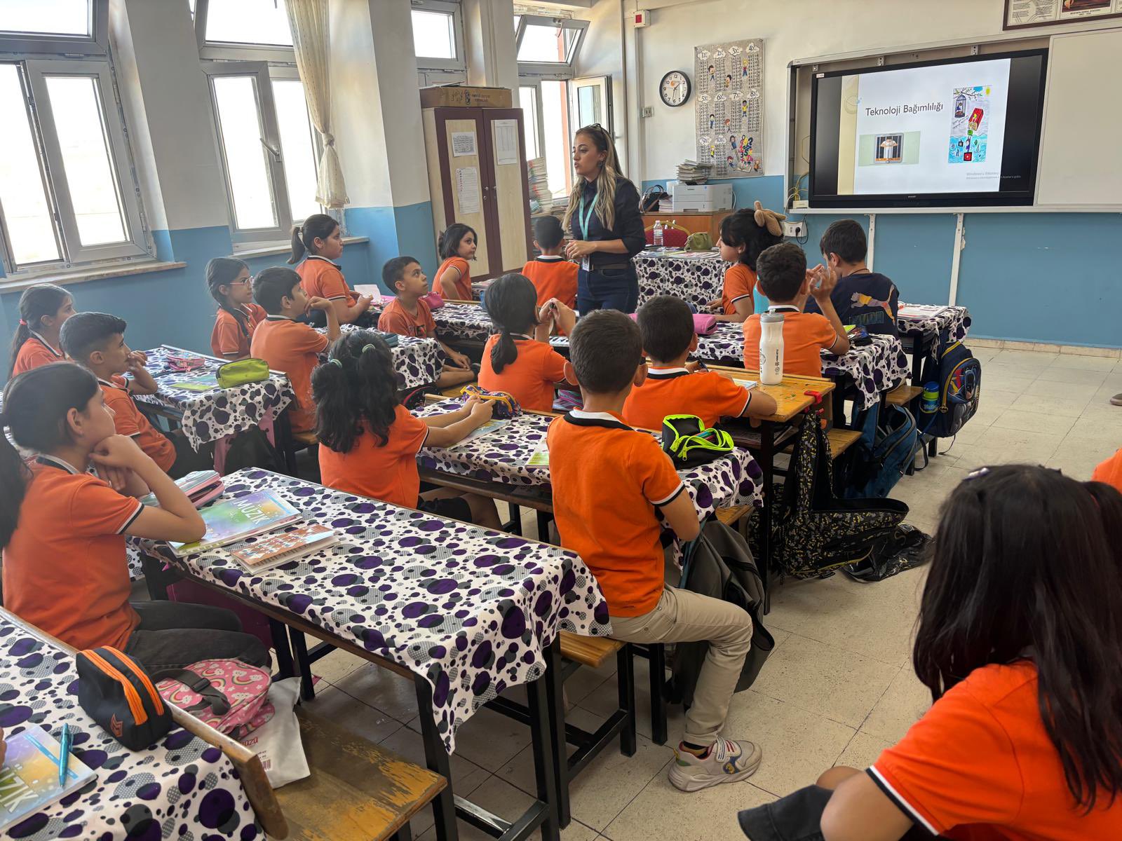 Öğrencilere Teknoloji Bağımlılığı Eğitimi