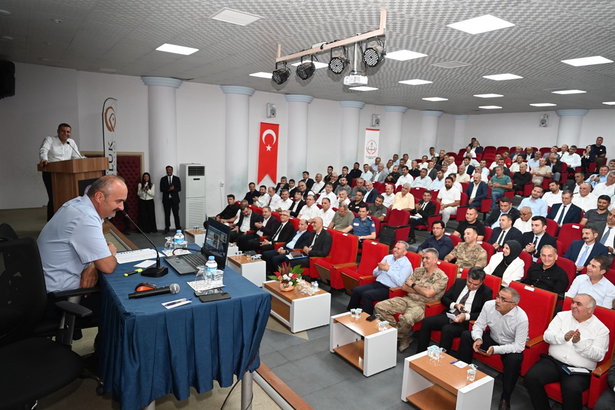 Vali Canalp “Her Derdin Dermanı Olmayı Hedefliyoruz”