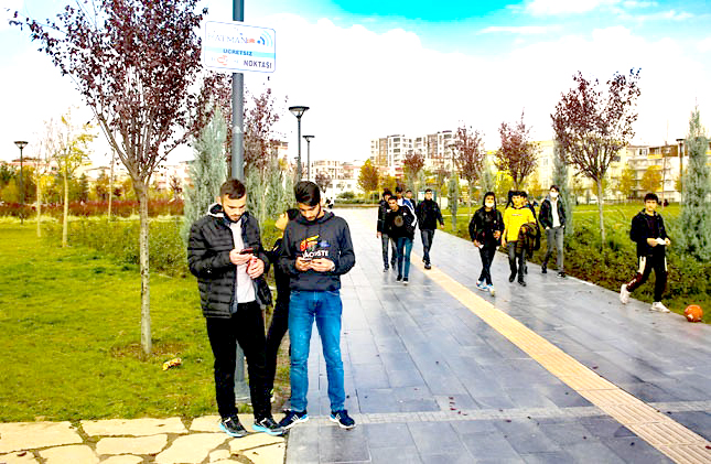 Batman Belediyesi’nden Ücretsiz Wi-Fi Hizmeti Öğrencilere Destek Oluyor