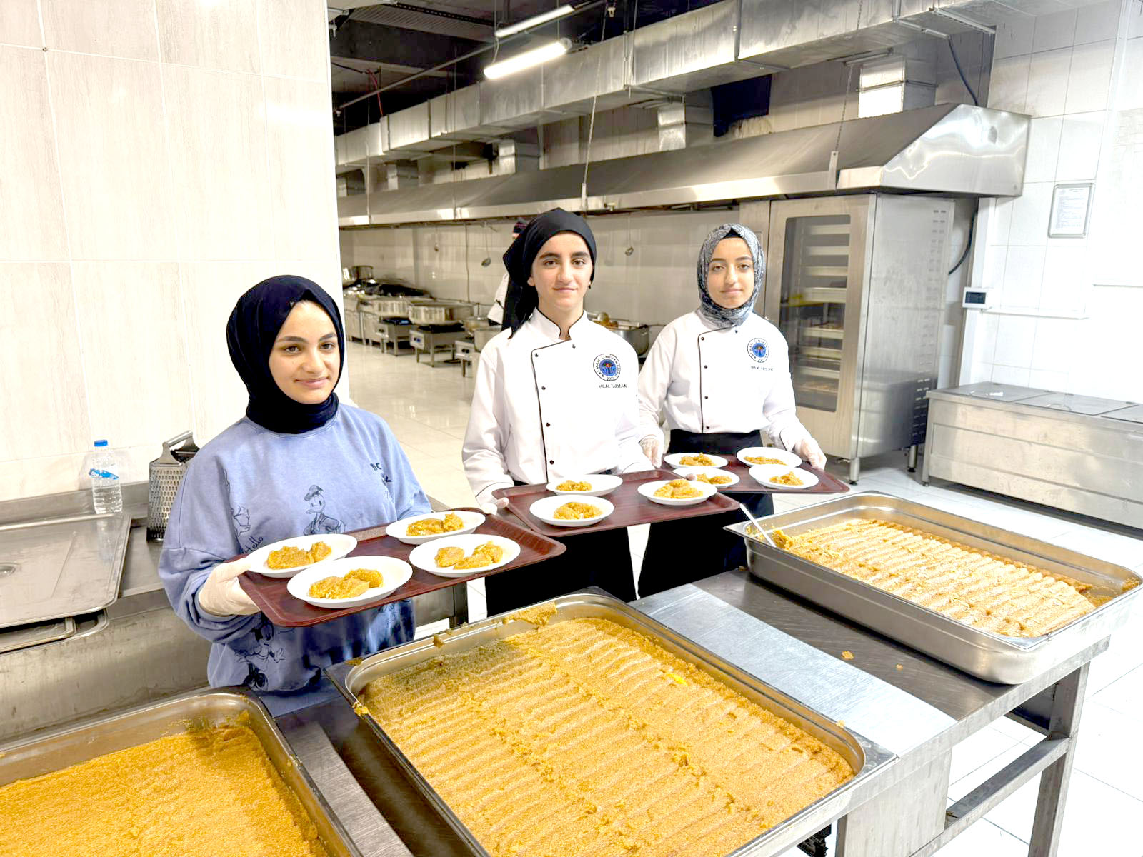  “Ninemin Tarifleri Atölyesi”nde İrmik Tatlısı Heyecanı