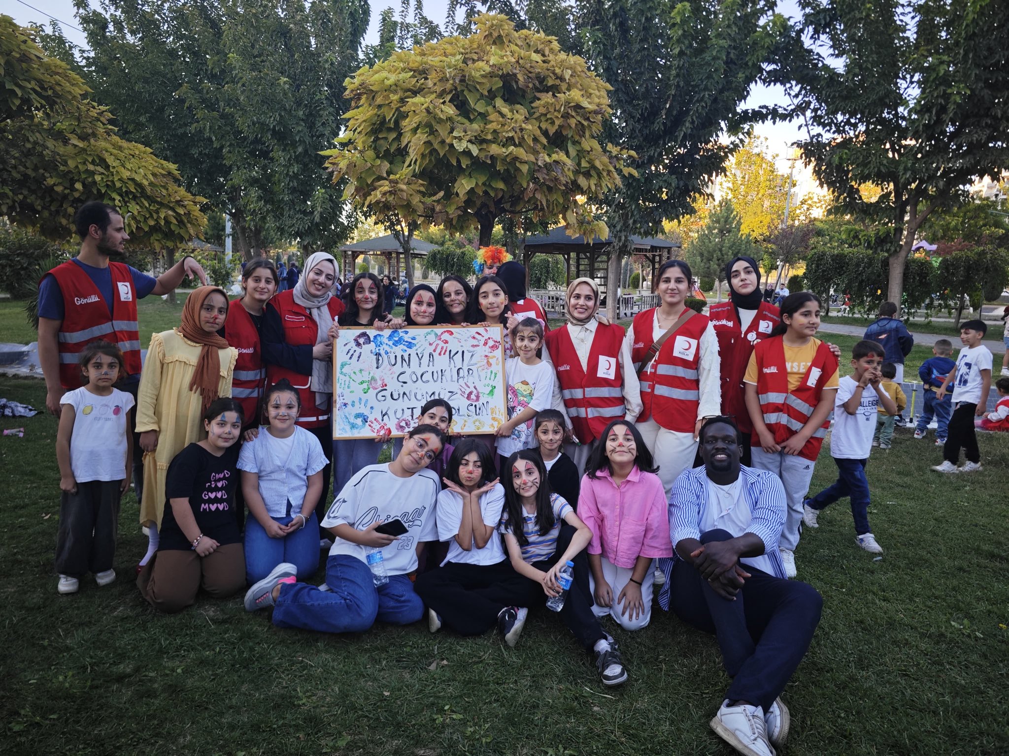 Dünya Kız Çocukları Günü Coşkuyla Kutlandı