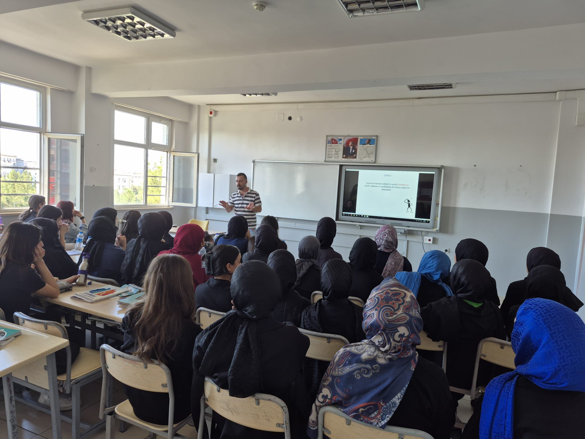 Turgut Özal Kız Anadolu İmam Hatip Lisesi Öğrencilerine “Sağlıklı Beslenme” Eğitimi